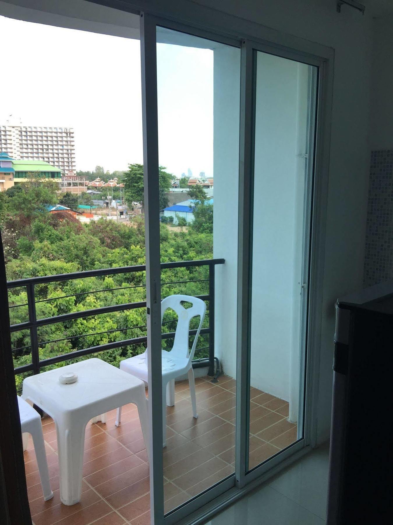 Lighthouse Residence Pattaya Exterior photo