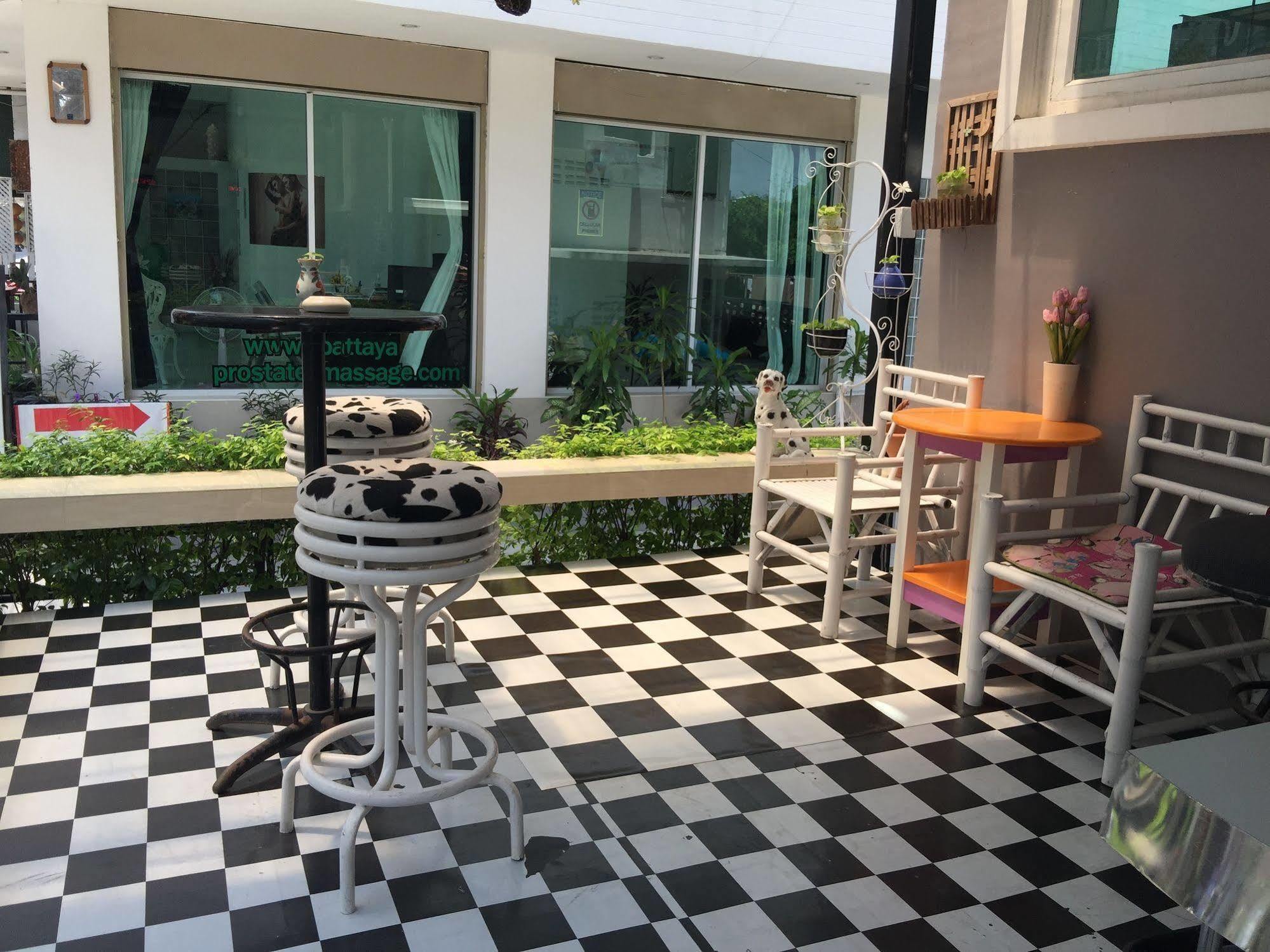 Lighthouse Residence Pattaya Exterior photo