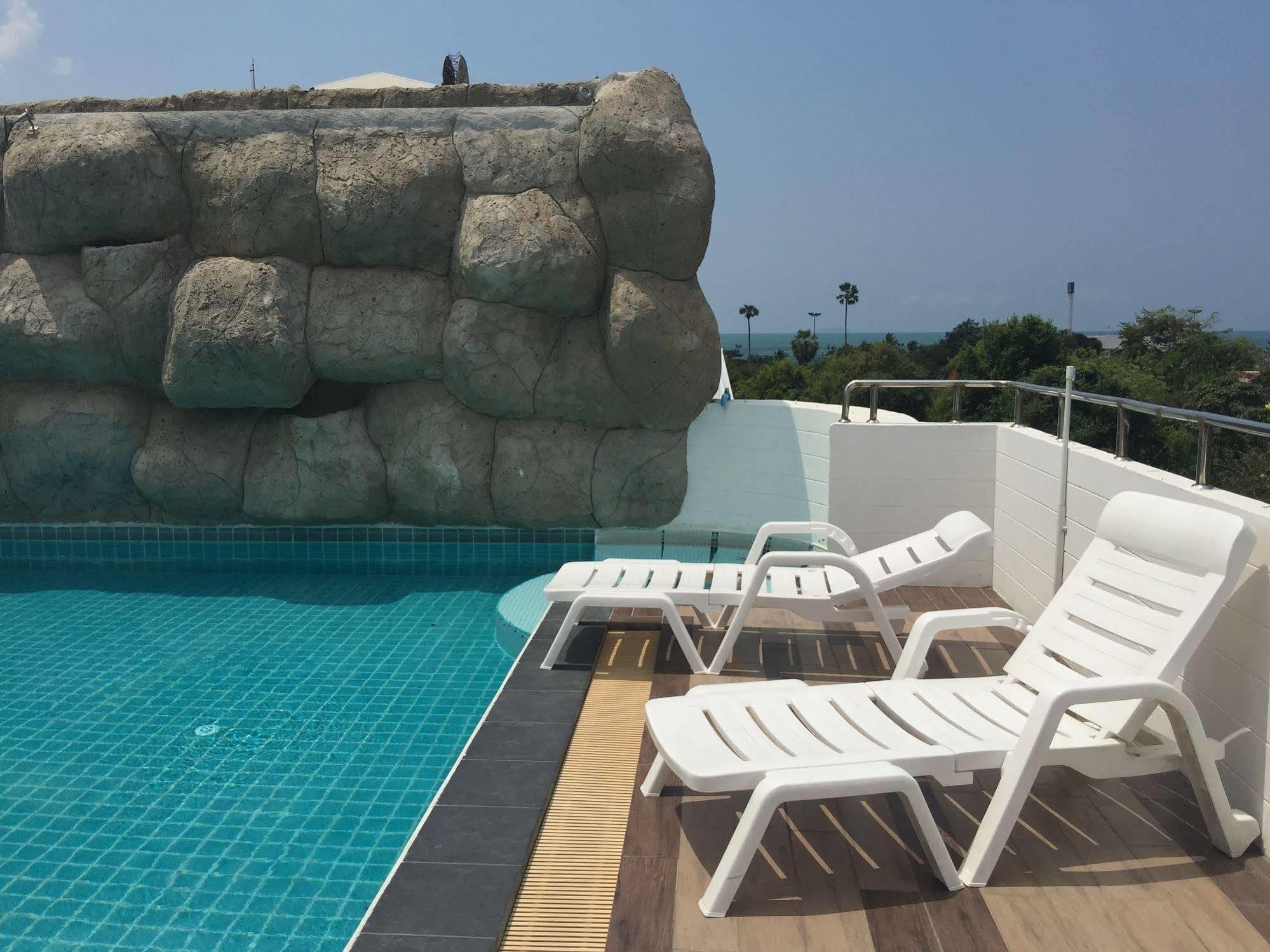 Lighthouse Residence Pattaya Exterior photo